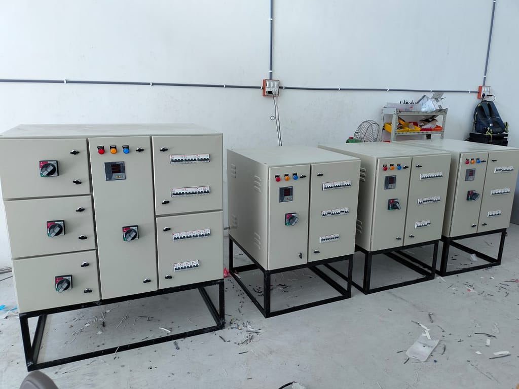 power distribution board 4